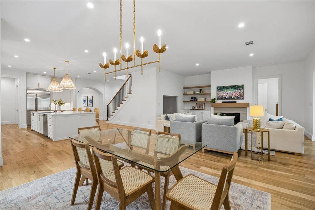 10215 Lynford Drive, Dallas, TX 75238 10215 Lynford Drive, Dallas, TX 75238