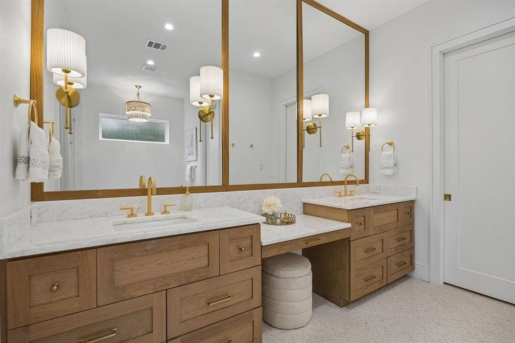 10215 Lynford Drive, Dallas, TX 75238 10215 Lynford Drive, Dallas, TX 75238