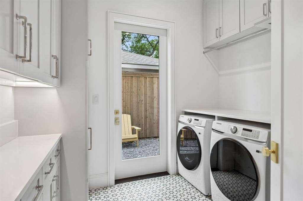 10215 Lynford Drive, Dallas, TX 75238 10215 Lynford Drive, Dallas, TX 75238