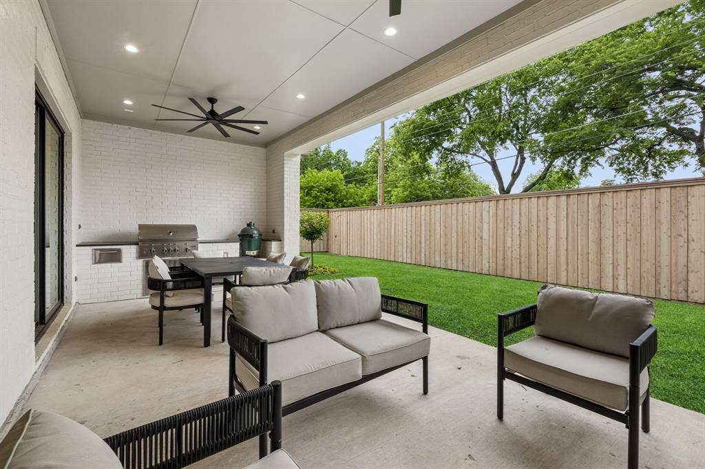 10215 Lynford Drive, Dallas, TX 75238 10215 Lynford Drive, Dallas, TX 75238