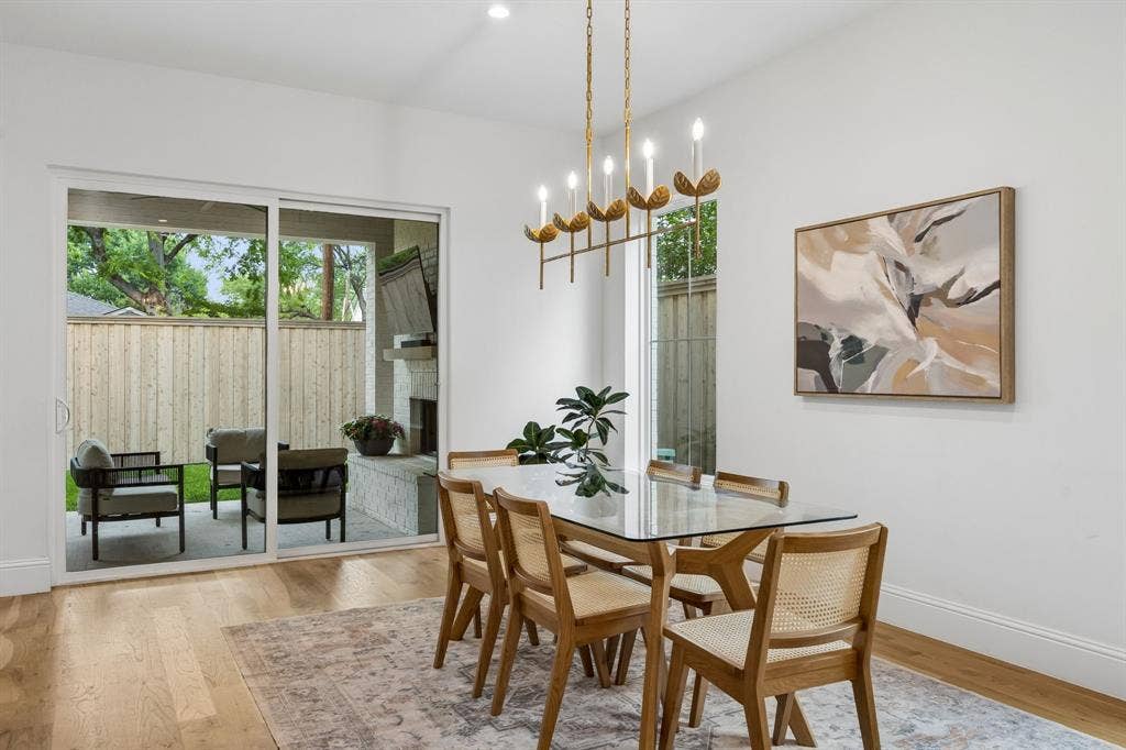 10215 Lynford Drive, Dallas, TX 75238 10215 Lynford Drive, Dallas, TX 75238