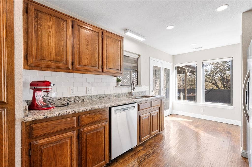 8350 Southmeadow Circle, Dallas, TX 75231