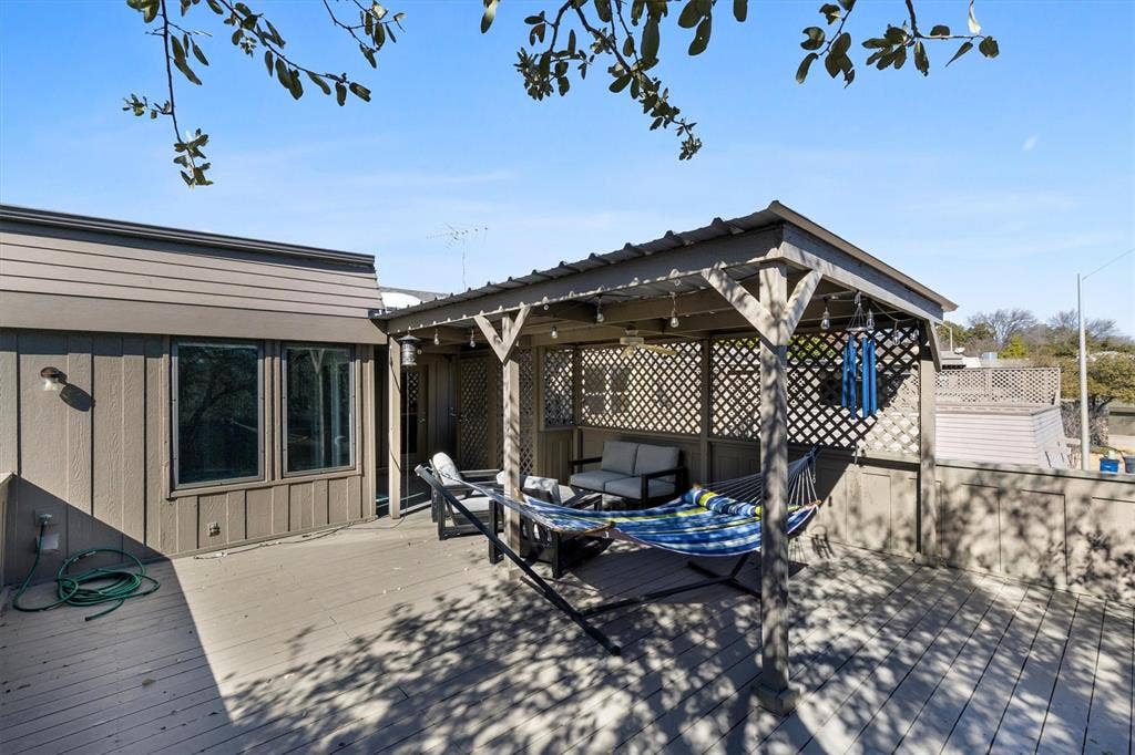 8350 Southmeadow Circle, Dallas, TX 75231