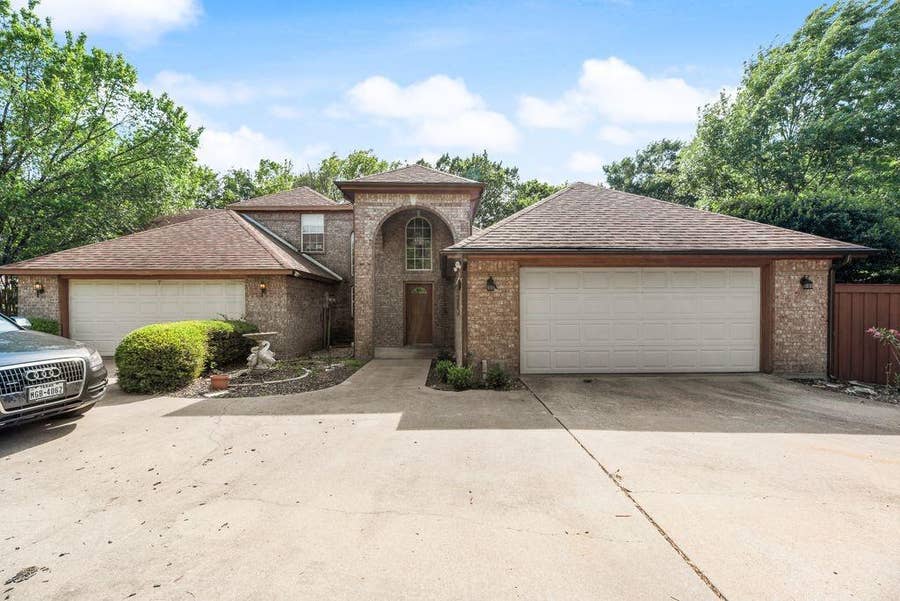 Property photo for 115 Idle Creek Court, DeSoto, TX