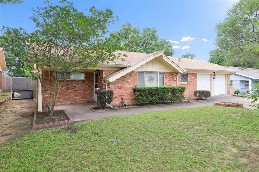 Property photo for 1607 Windlea Drive, Euless, TX