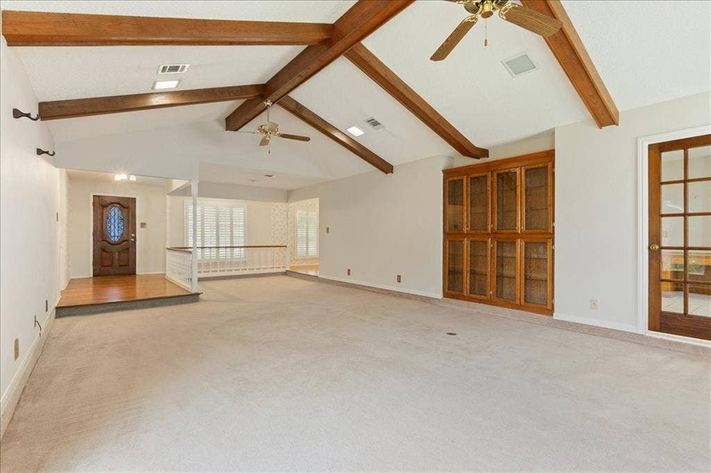 3501 Greenleaf Drive, Waco, TX 76710 Large living area