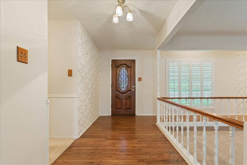 3501 Greenleaf Drive, Waco, TX 76710 Entry way