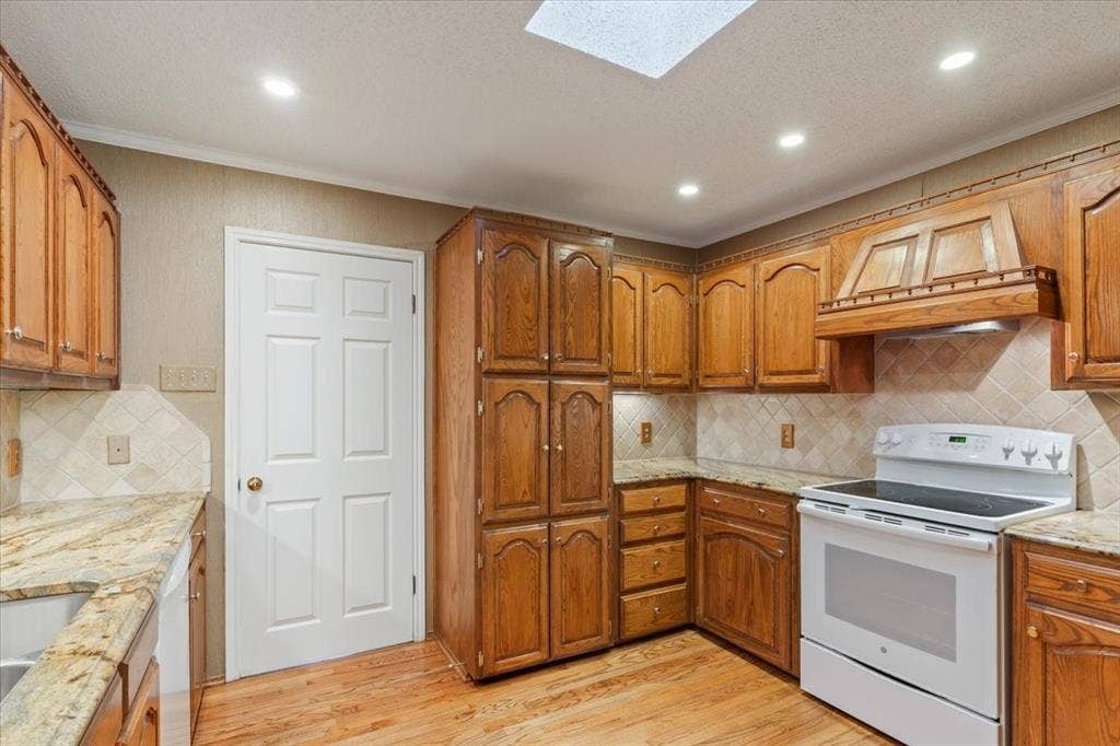 3501 Greenleaf Drive, Waco, TX 76710 Granite countertops