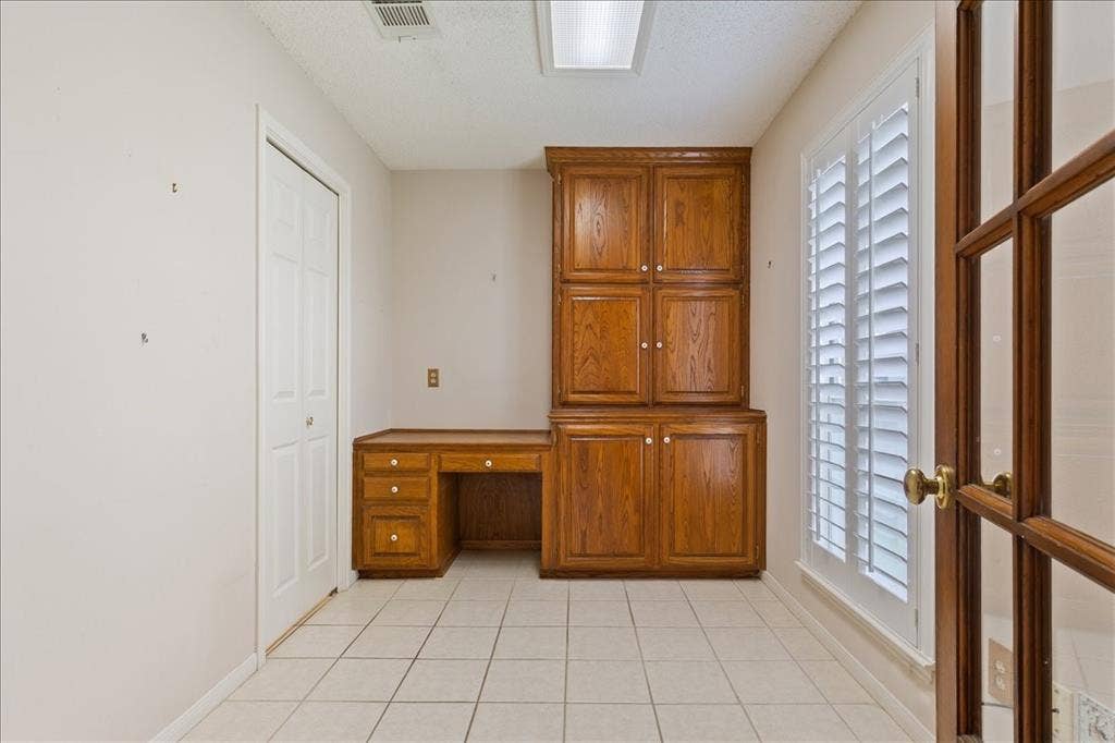 3501 Greenleaf Drive, Waco, TX 76710 Office space