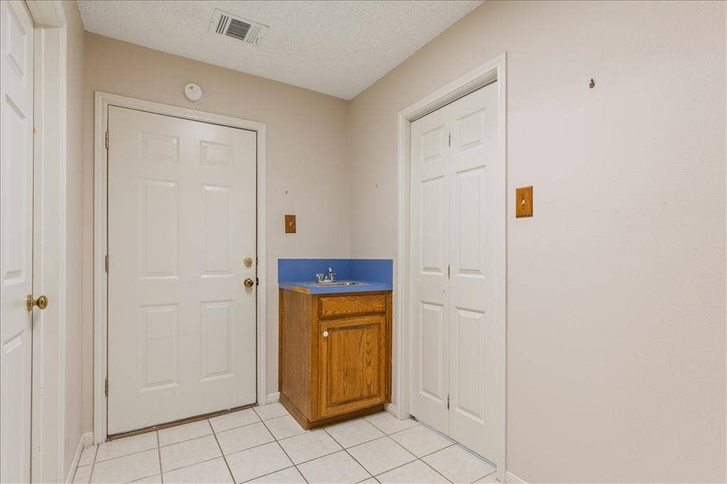 3501 Greenleaf Drive, Waco, TX 76710 Cabinet in laundry room