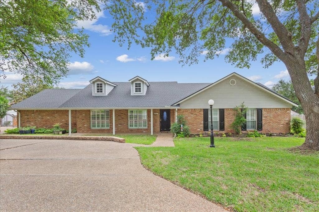 3501 Greenleaf Drive, Waco, TX 76710 Front of house