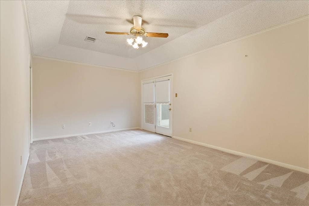 3501 Greenleaf Drive, Waco, TX 76710 Large primary bedroom