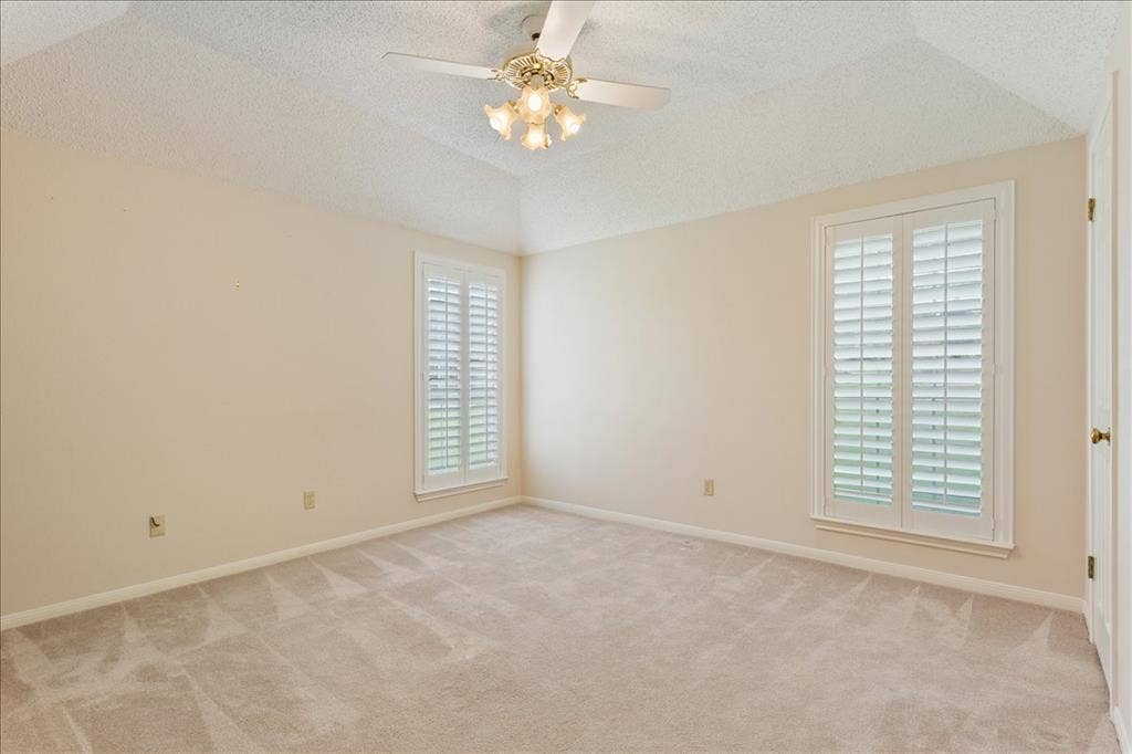 3501 Greenleaf Drive, Waco, TX 76710 Plantation shutters
