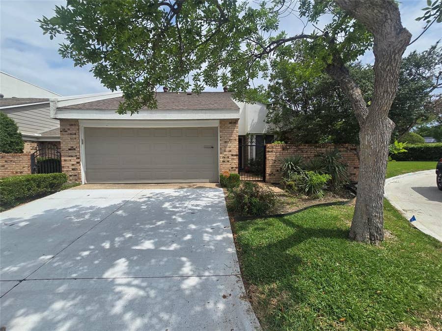 Property photo for 2117 Brook Mount Court, Carrollton, TX
