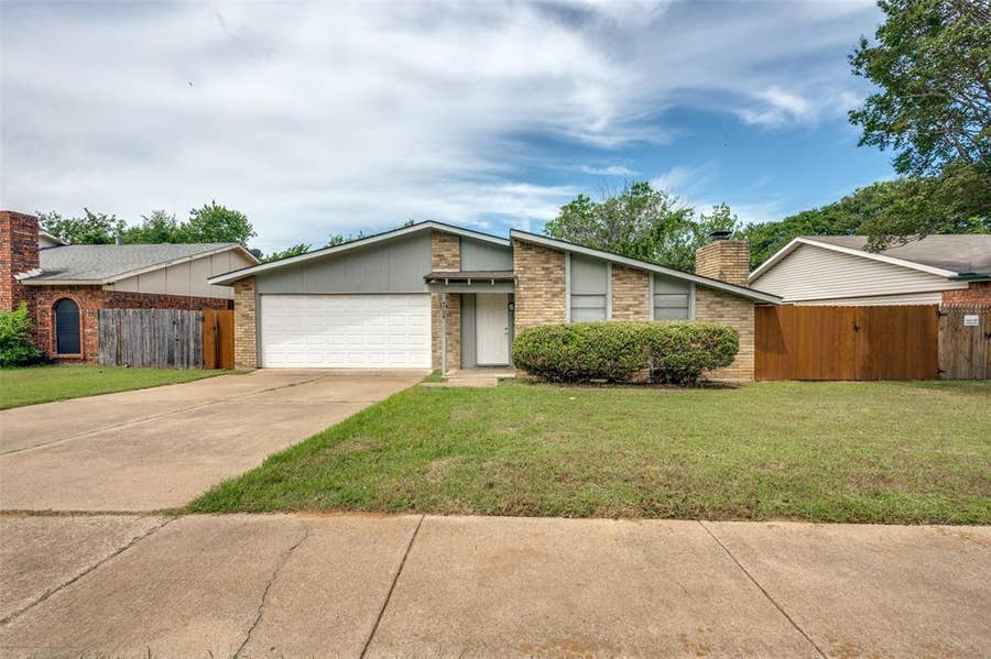 Property photo for 4708 Woodfield Drive, Arlington, TX