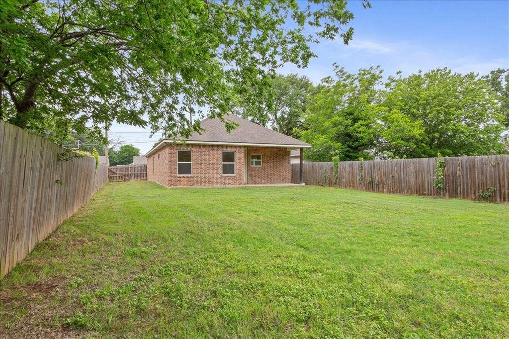 3525 N 24th Street, Waco, TX 76708 3525 N 24th Street, Waco, TX 76708