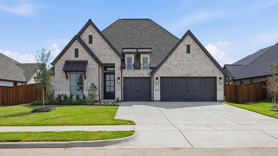 Property photo for 260 Rosemallow Lane, Waxahachie, TX