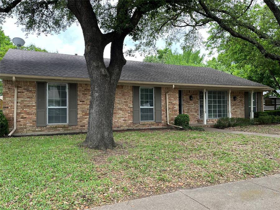 Property photo for 1409 Hillcrest Street, Ennis, TX
