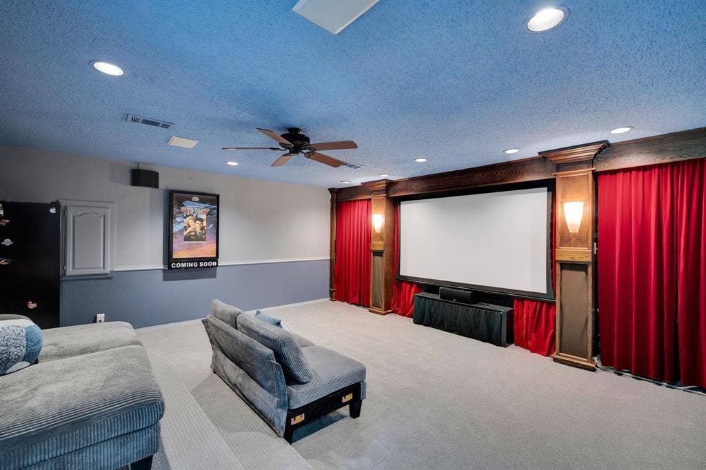 4431 Kings Court, Midlothian, TX 76065 Storage, not Wizard of Oz behind the curtains.