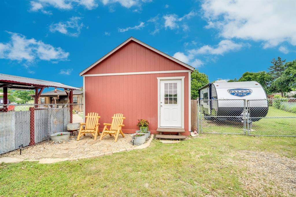 4431 Kings Court, Midlothian, TX 76065 Entrance to pool house, art studio or hobby spot.