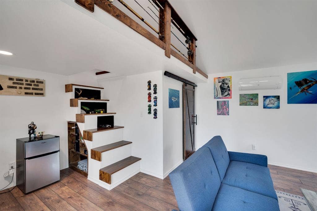 4431 Kings Court, Midlothian, TX 76065 Art studio or pool house with loft.
