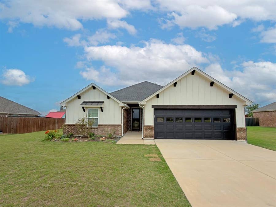 Property photo for 3022 Meandering Way, Granbury, TX