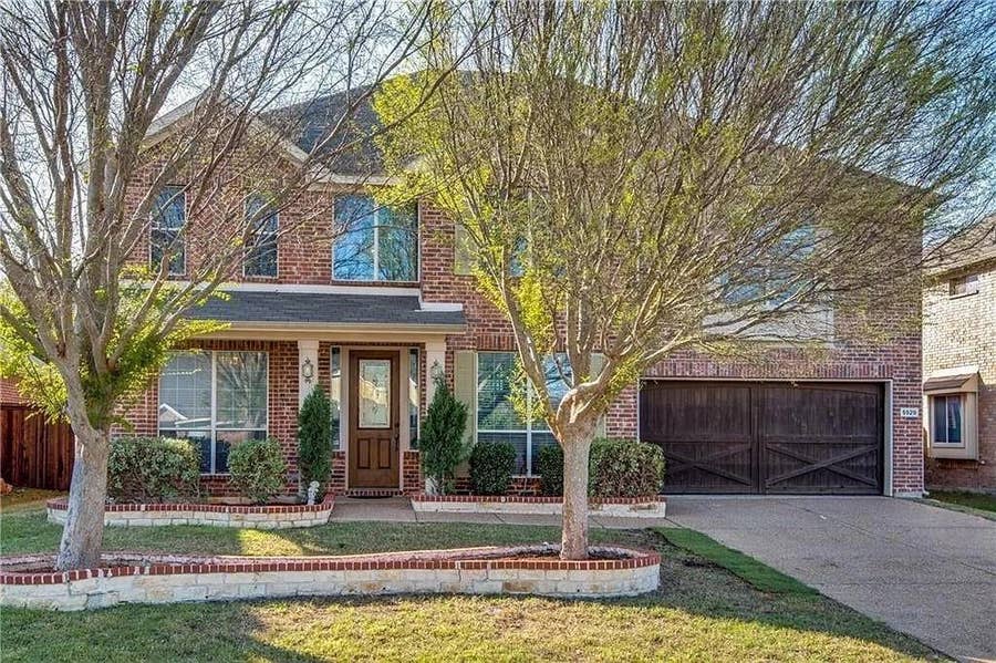 Property photo for 5529 Crimson Oaks Drive, Frisco, TX