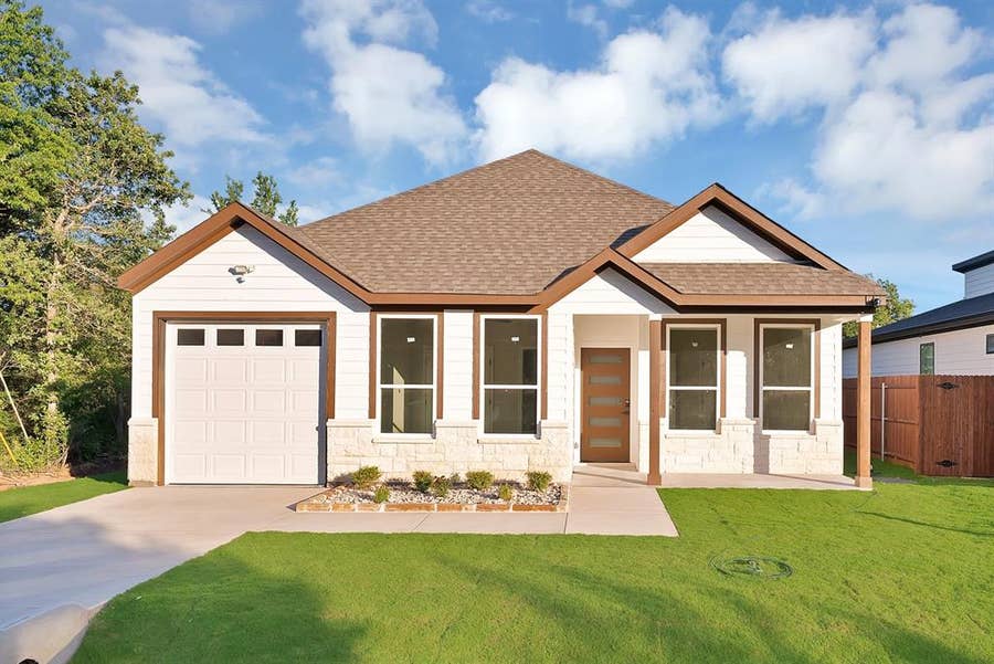 Property photo for 5805 Barkridge Drive, Granbury, TX