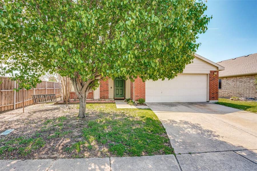 Property photo for 821 Oak Hollow Lane, Anna, TX