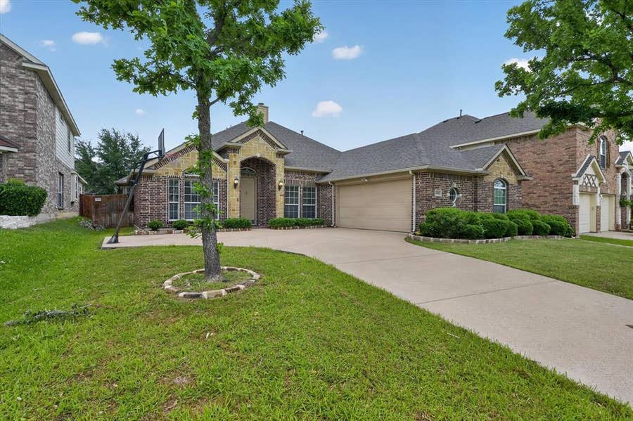Property photo for 4502 Warbler Lane, Garland, TX