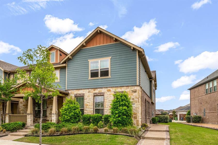 Property photo for 4611 Smokey Quartz Lane, Arlington, TX
