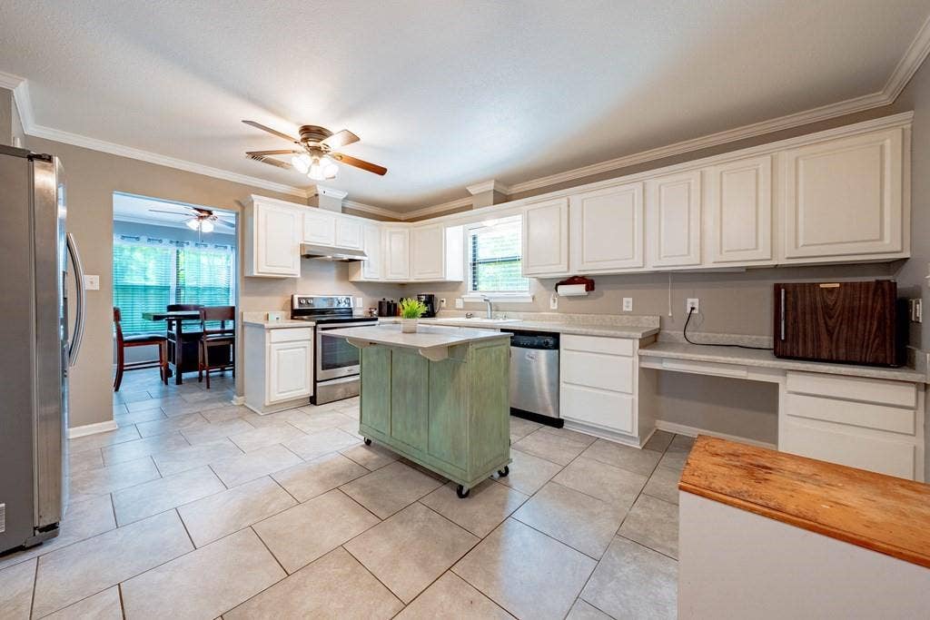 128 Hilltop Drive, Trinidad, TX 75163 128 Hilltop Drive, Trinidad, TX 75163
