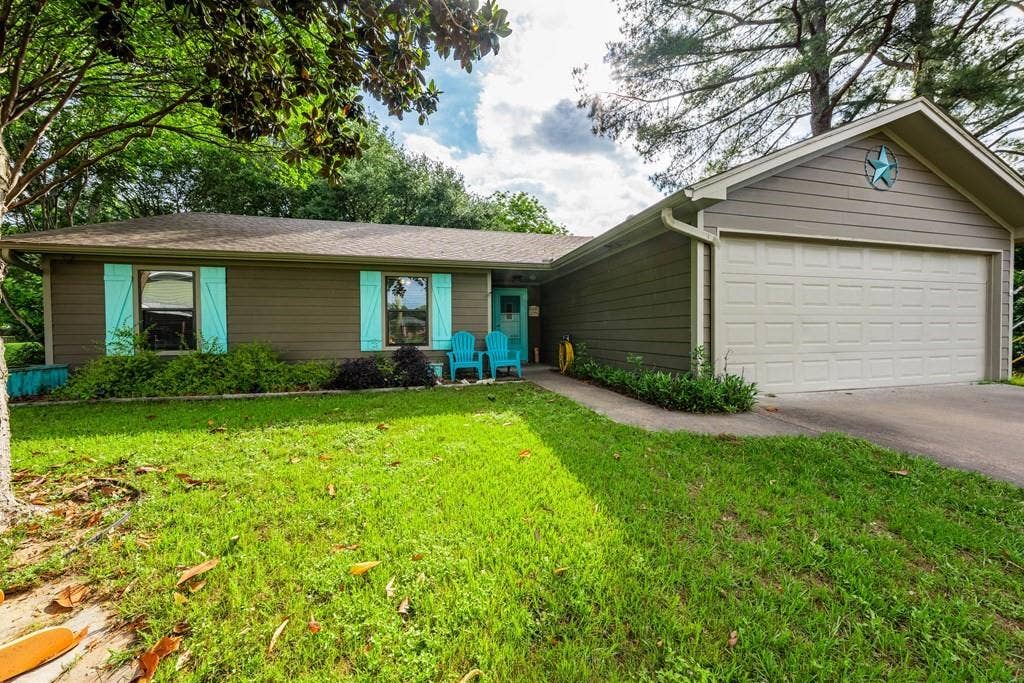 128 Hilltop Drive, Trinidad, TX 75163 128 Hilltop Drive, Trinidad, TX 75163