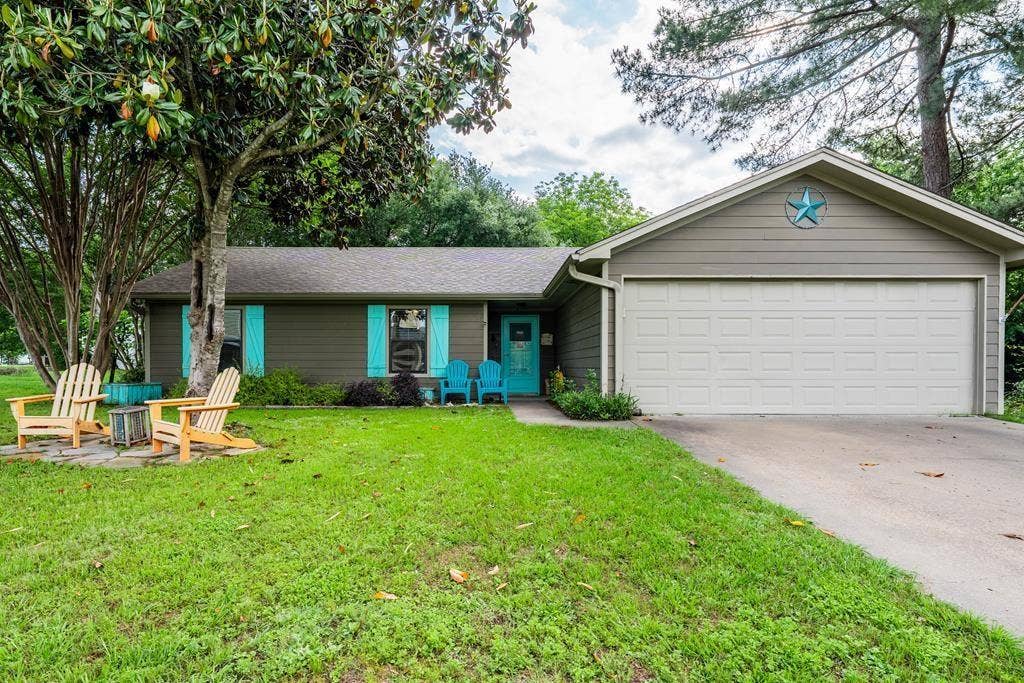 128 Hilltop Drive, Trinidad, TX 75163 128 Hilltop Drive, Trinidad, TX 75163