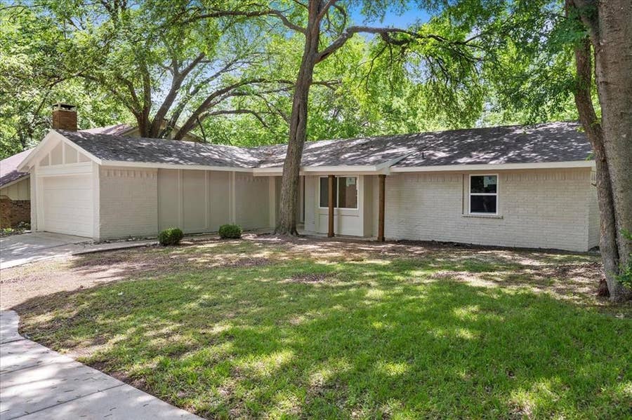 Property photo for 13 Eastlane Place, Plano, TX
