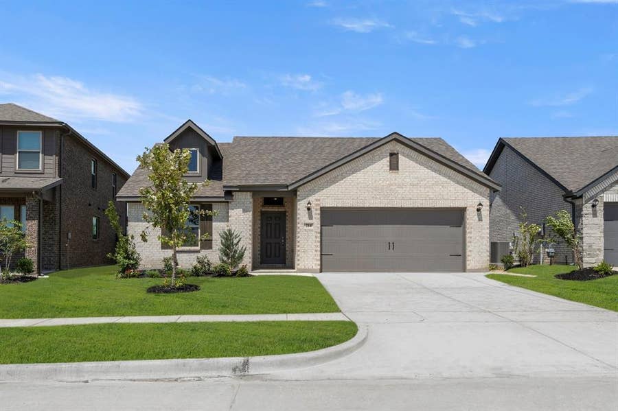 Property photo for 214 Bandit Trail, Terrell, TX
