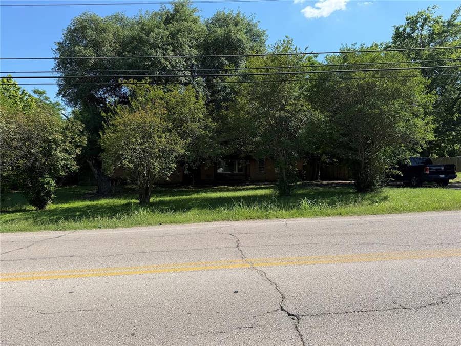 Property photo for 210 W Bear Creek Road, Glenn Heights, TX
