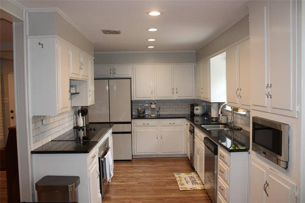 4900 Lake Hurst Drive, Waco, TX 76710 4900 Lake Hurst Drive, Waco, TX 76710
