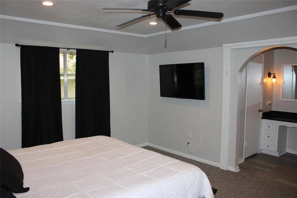 4900 Lake Hurst Drive, Waco, TX 76710 4900 Lake Hurst Drive, Waco, TX 76710