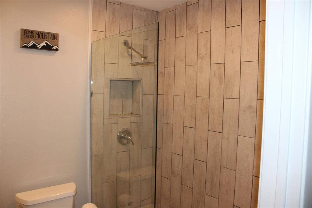 4900 Lake Hurst Drive, Waco, TX 76710 4900 Lake Hurst Drive, Waco, TX 76710