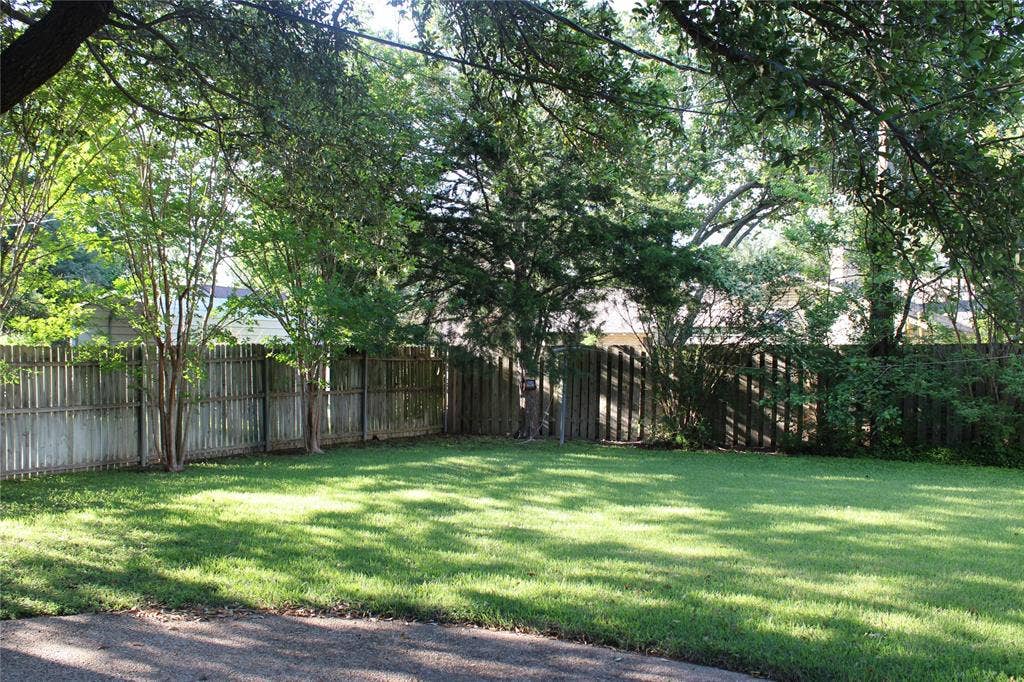 4900 Lake Hurst Drive, Waco, TX 76710 4900 Lake Hurst Drive, Waco, TX 76710