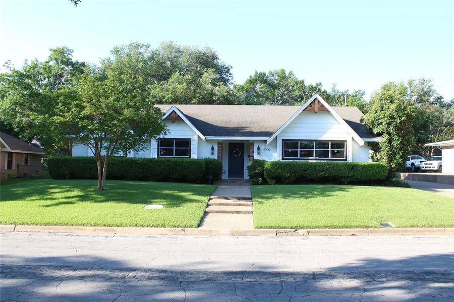Property photo for 4900 Lake Hurst Drive, Waco, TX