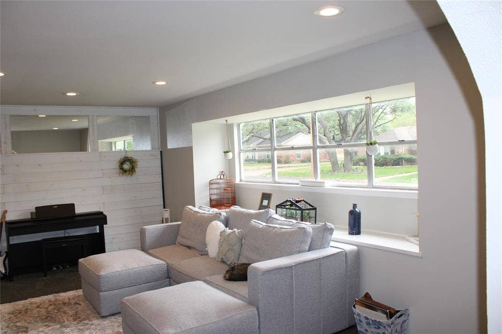 4900 Lake Hurst Drive, Waco, TX 76710 4900 Lake Hurst Drive, Waco, TX 76710