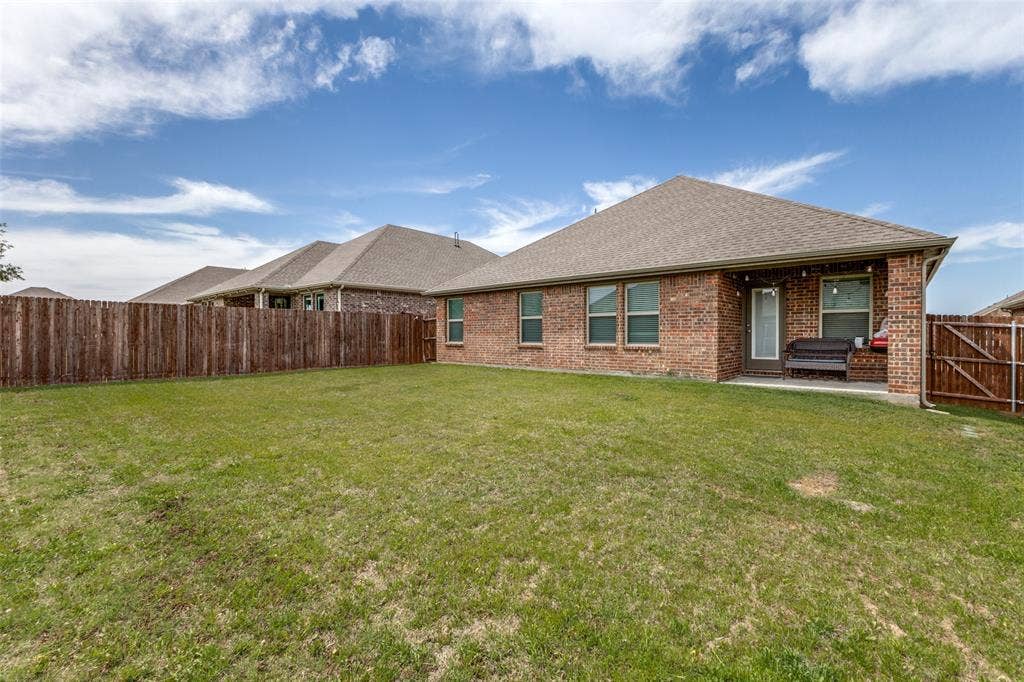 756 Daybreak Lane, Lavon, TX 75166 756 Daybreak Lane, Lavon, TX 75166