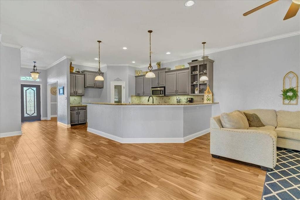 3300 Fountain Way, Granbury, TX 76049 3300 Fountain Way, Granbury, TX 76049