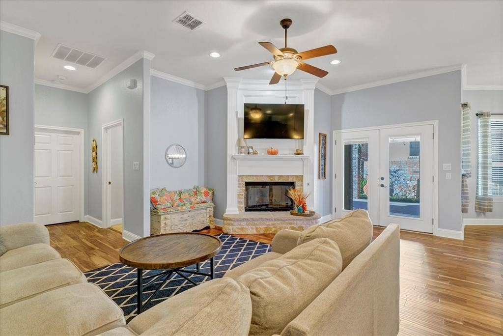 3300 Fountain Way, Granbury, TX 76049 3300 Fountain Way, Granbury, TX 76049