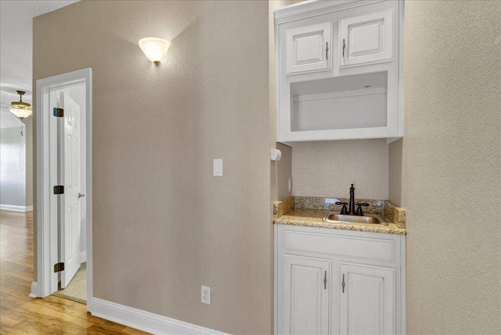 3300 Fountain Way, Granbury, TX 76049 3300 Fountain Way, Granbury, TX 76049