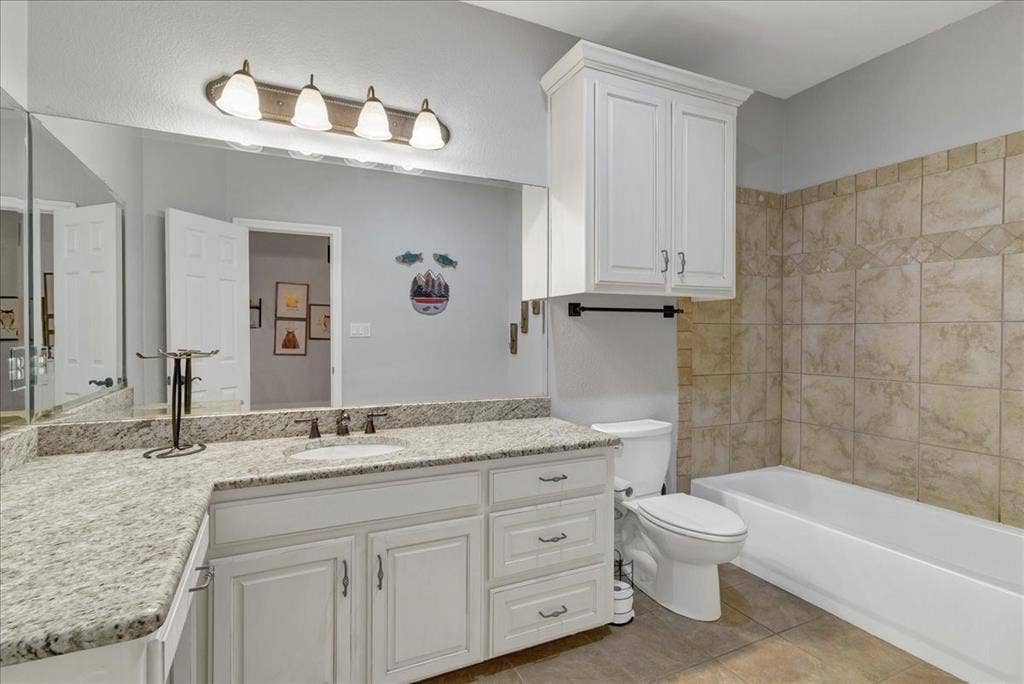 3300 Fountain Way, Granbury, TX 76049 3300 Fountain Way, Granbury, TX 76049