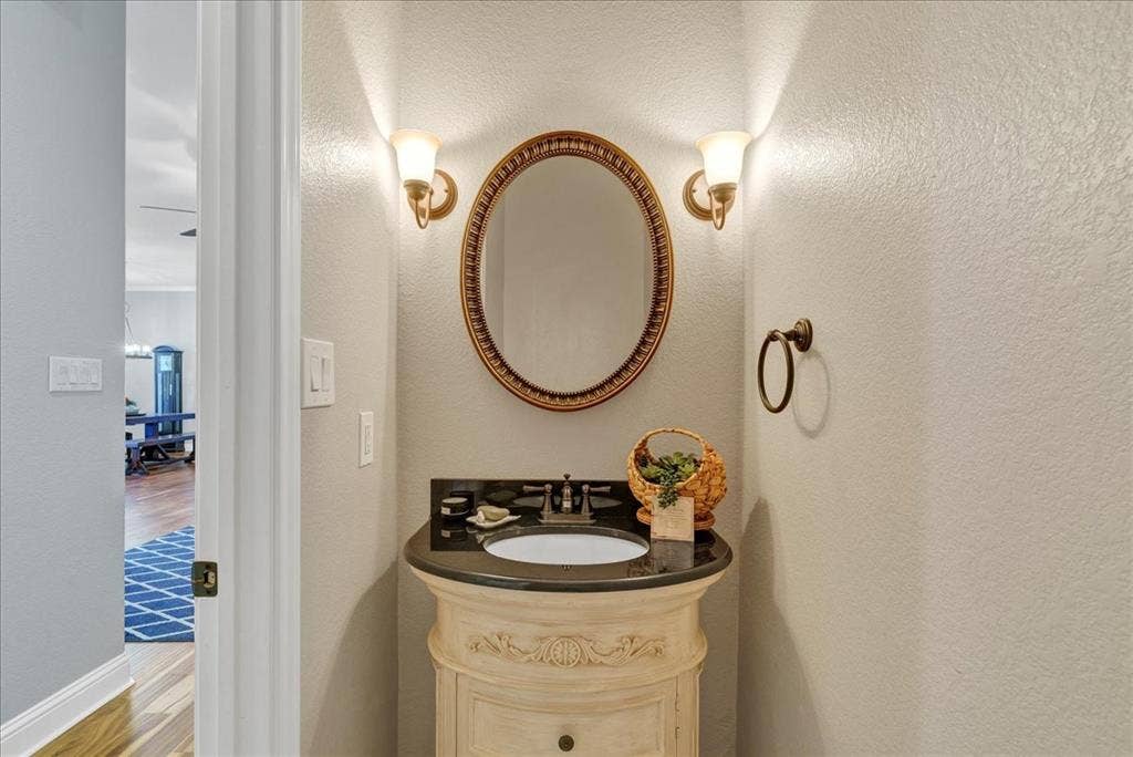 3300 Fountain Way, Granbury, TX 76049 3300 Fountain Way, Granbury, TX 76049