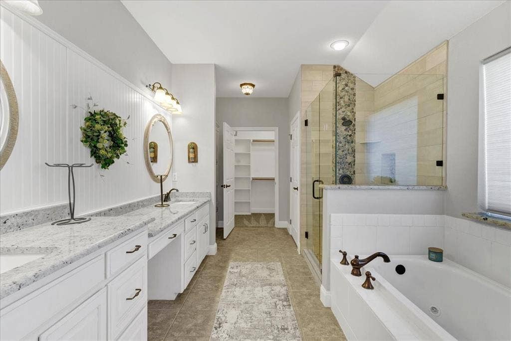 3300 Fountain Way, Granbury, TX 76049 3300 Fountain Way, Granbury, TX 76049